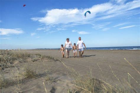 Pernocta en la Paradisíaca Playa del Trabucador: Descubre